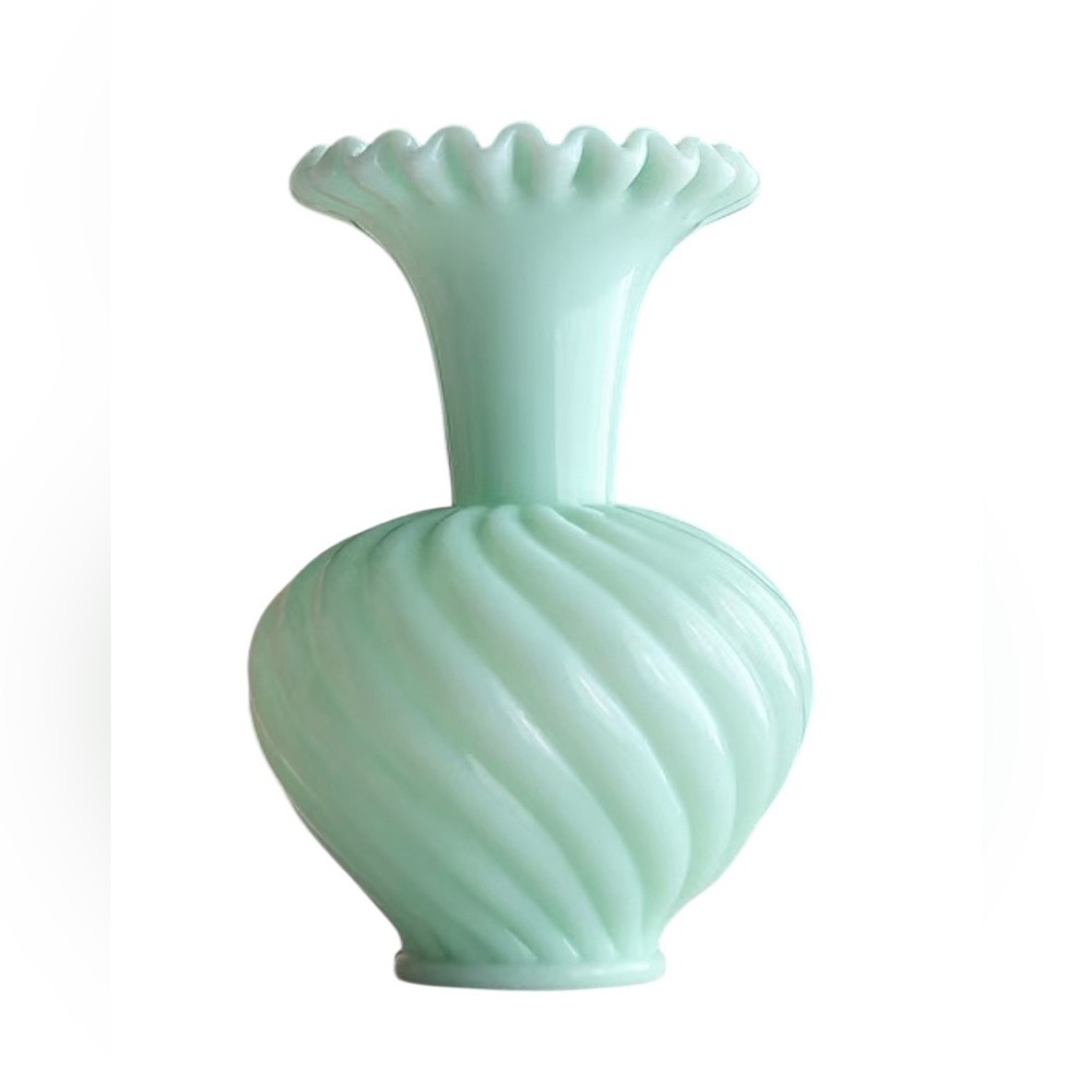 Fenton Swirl Vase in Pastel Mint Green Milk Glass - 1950s - Picture 3 of 10